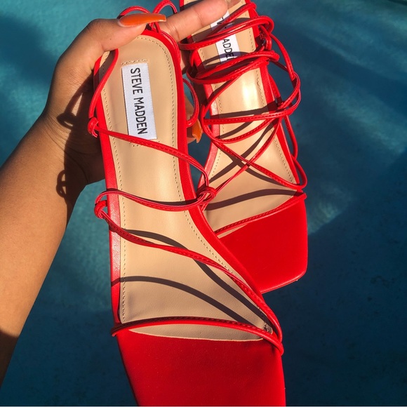 Steve Madden Leverage Heels in Red - Picture 5 of 7